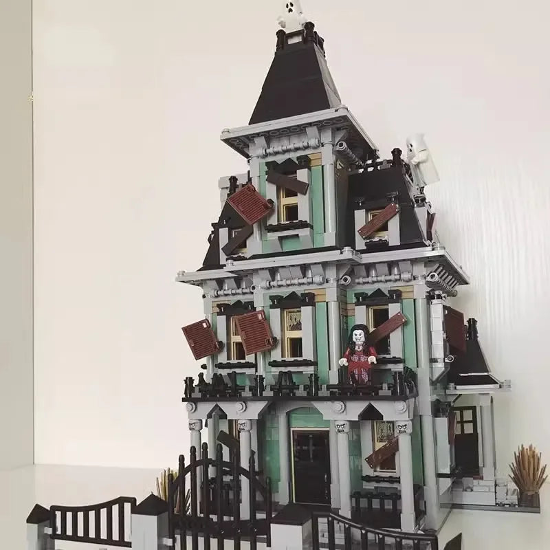 Haunted House Building Blocks (2064 Pcs)