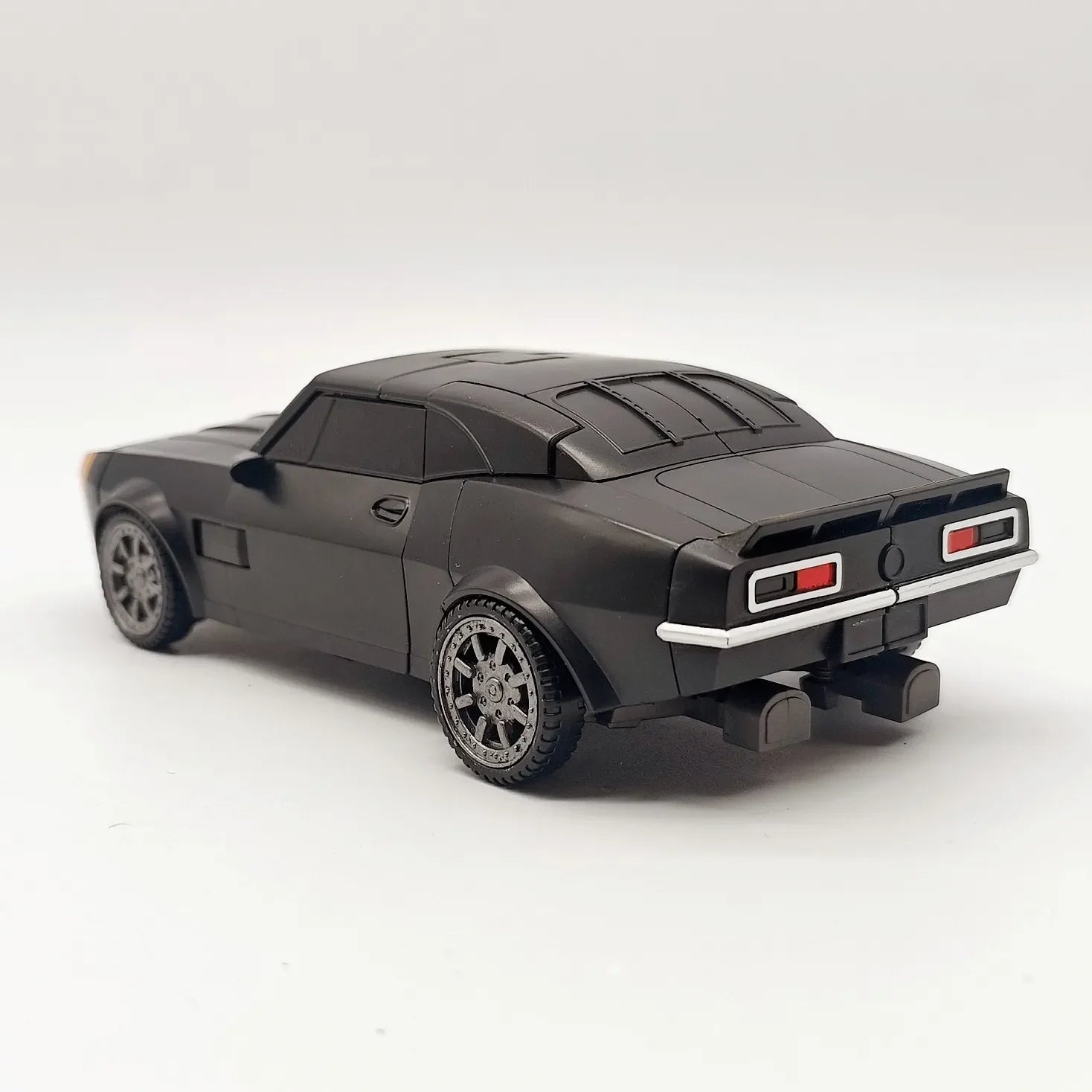 BAIWEI TW-1038 Black Wasp Figure (20 cm)