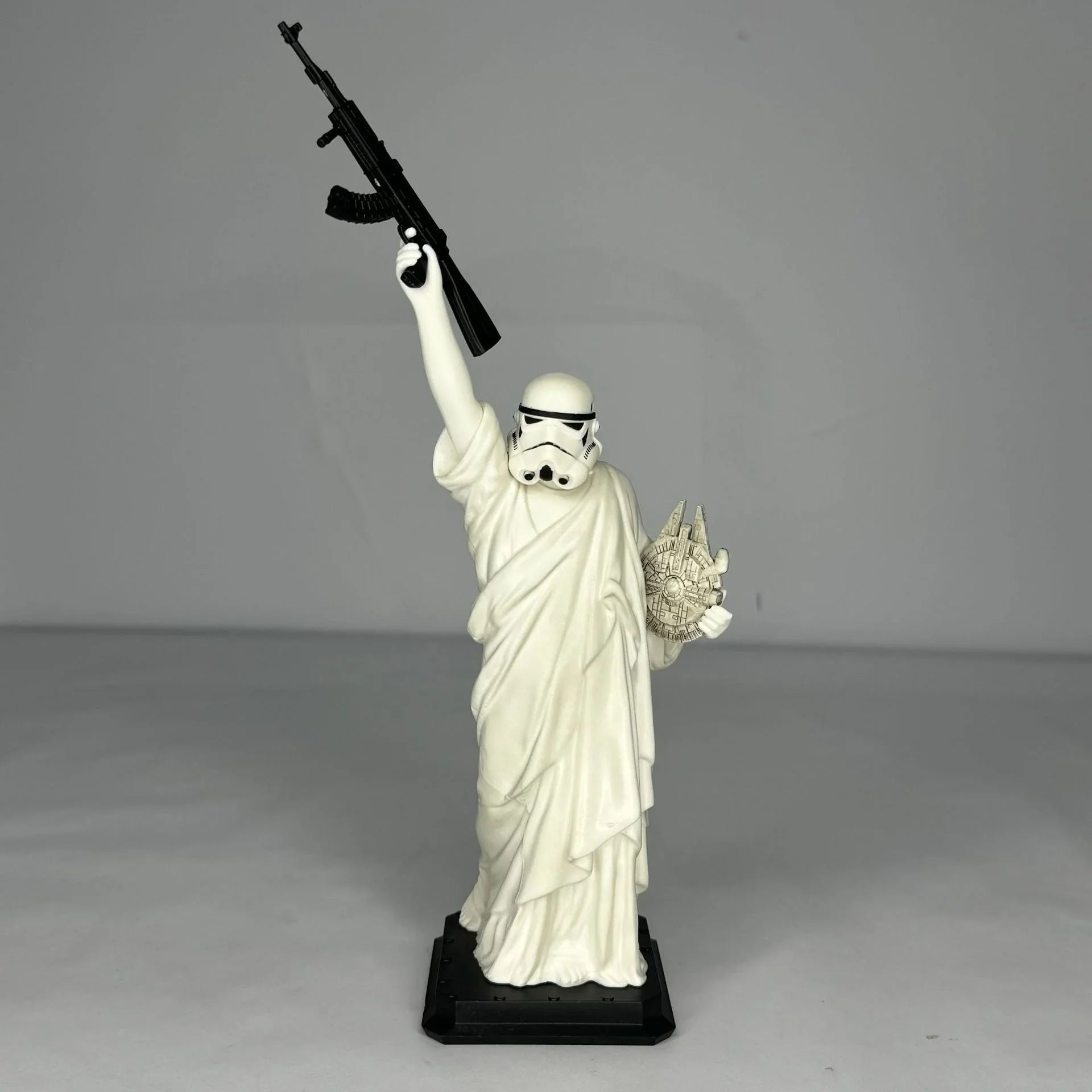 Star Wars Liberty Weapons Figure (27 cm)