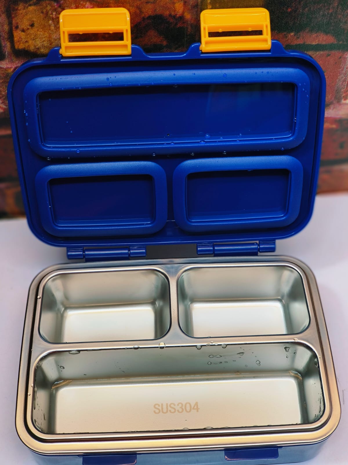 Galaxy Grub 3-Section Lunch Box