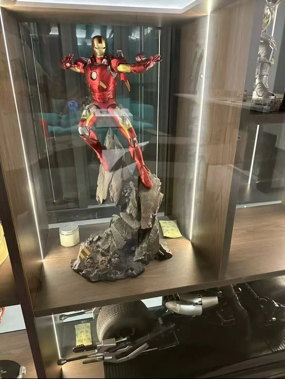 Iron Man MK7 Aerial Asault Statue (70 cm)