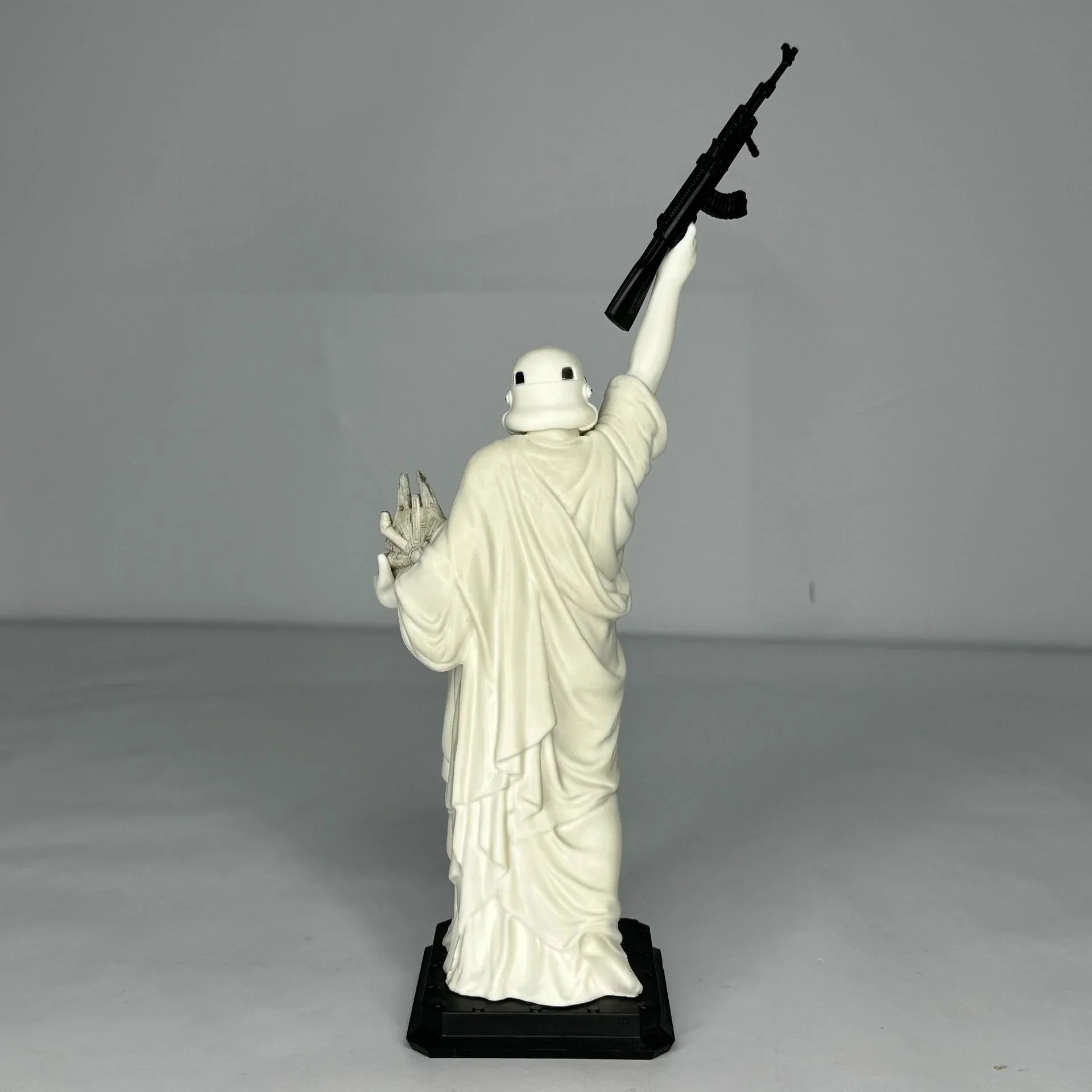Star Wars Liberty Weapons Figure (27 cm)