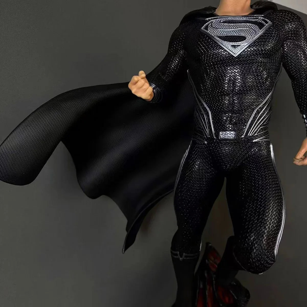 JL Superman Glowing Base Figure (73 cm)