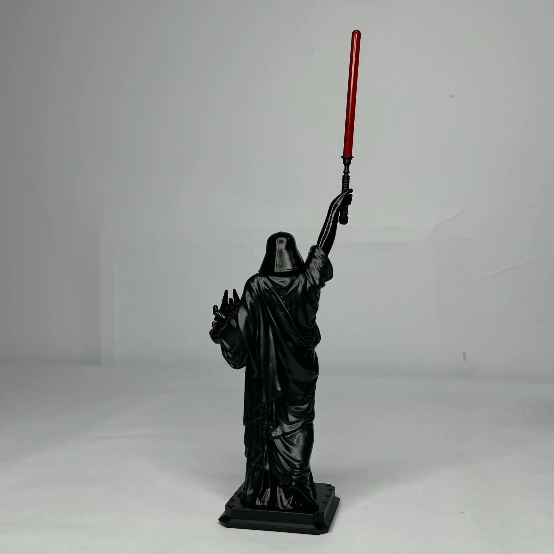 Star Wars Liberty Weapons Figure (27 cm)