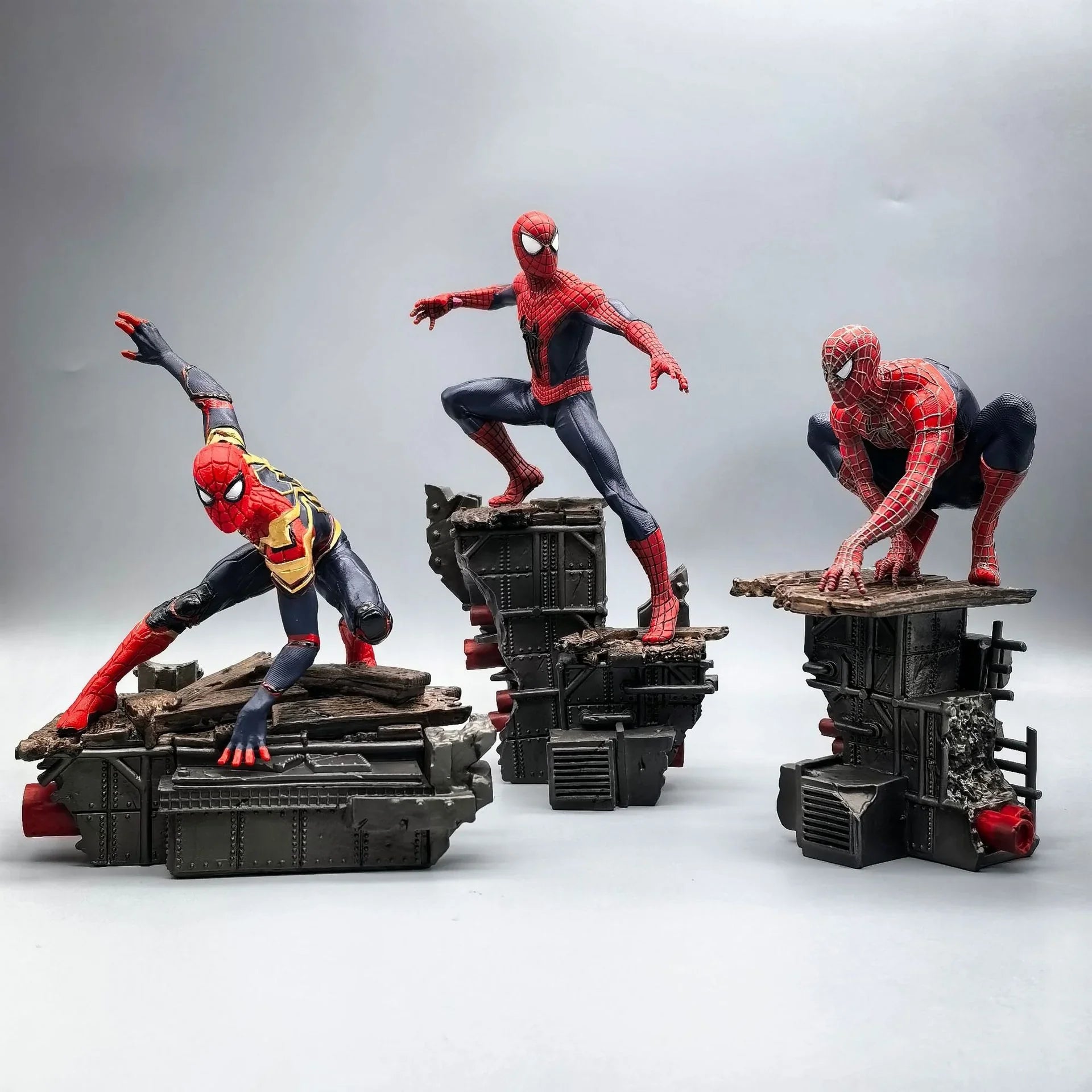 Spiderman Acrobat on Top Elite Figurines
