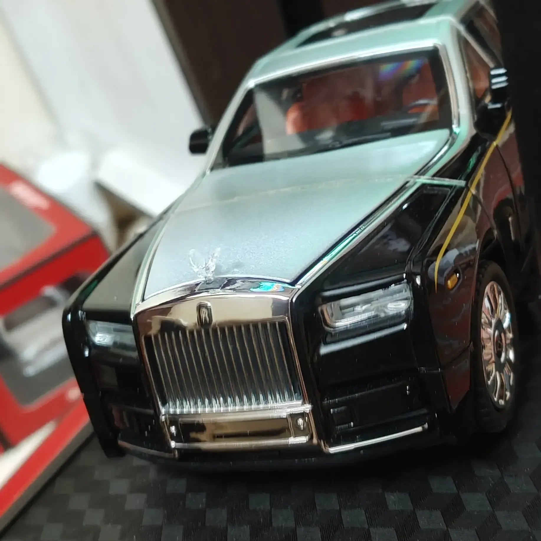 RR Phantom 1:32 Die-Cast Sports Car