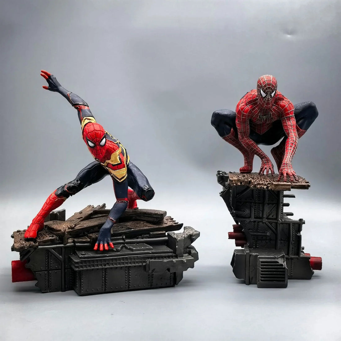 Spiderman Acrobat on Top Elite Figurines