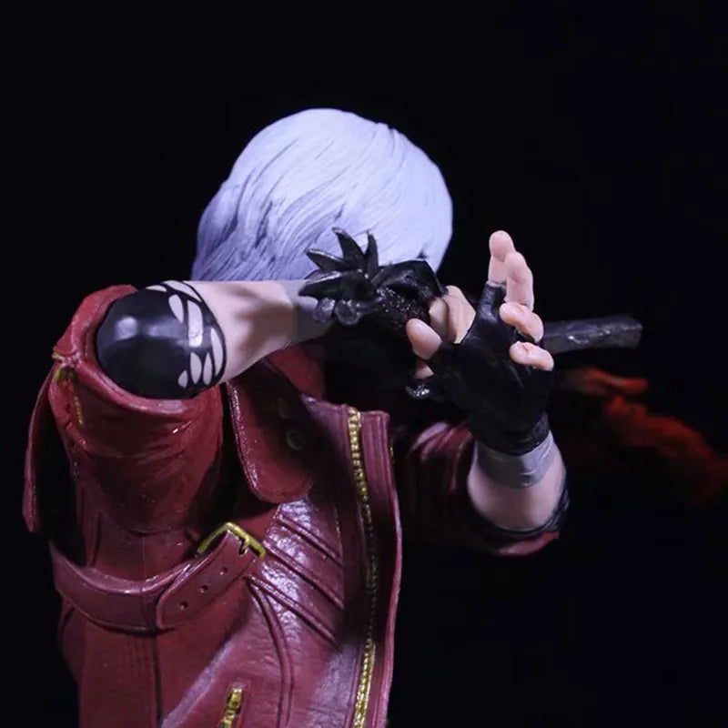 Dante & Nero Devil May Cry Statues