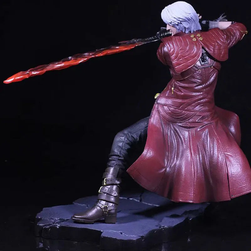 Dante & Nero Devil May Cry Statues