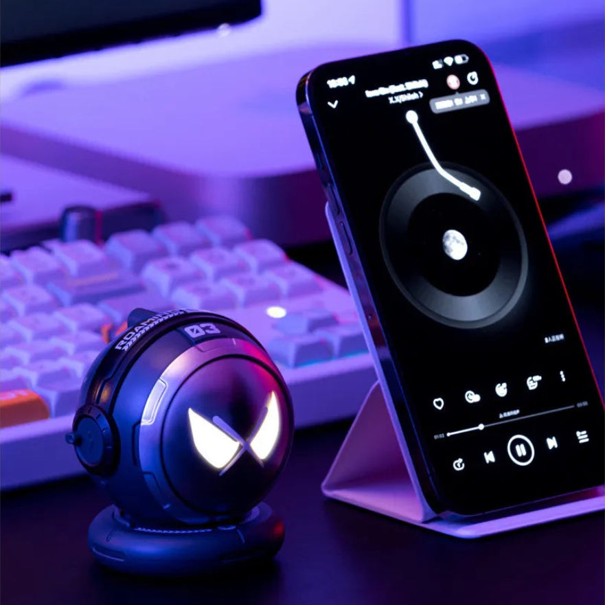 Astronaut Helmet Subwoofer Bluetooth Speaker