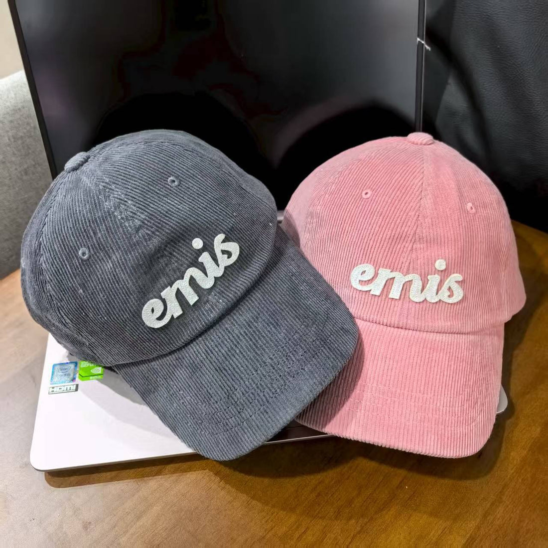 Emis Signature Corduroy Cap