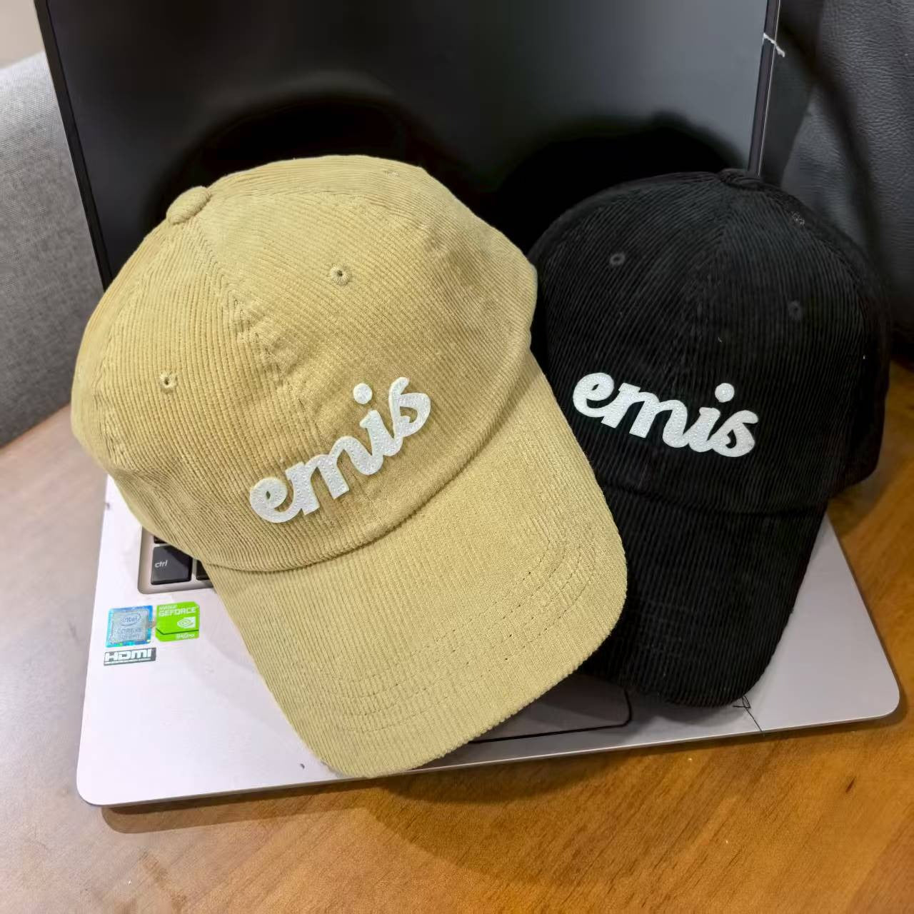 Emis Signature Corduroy Cap