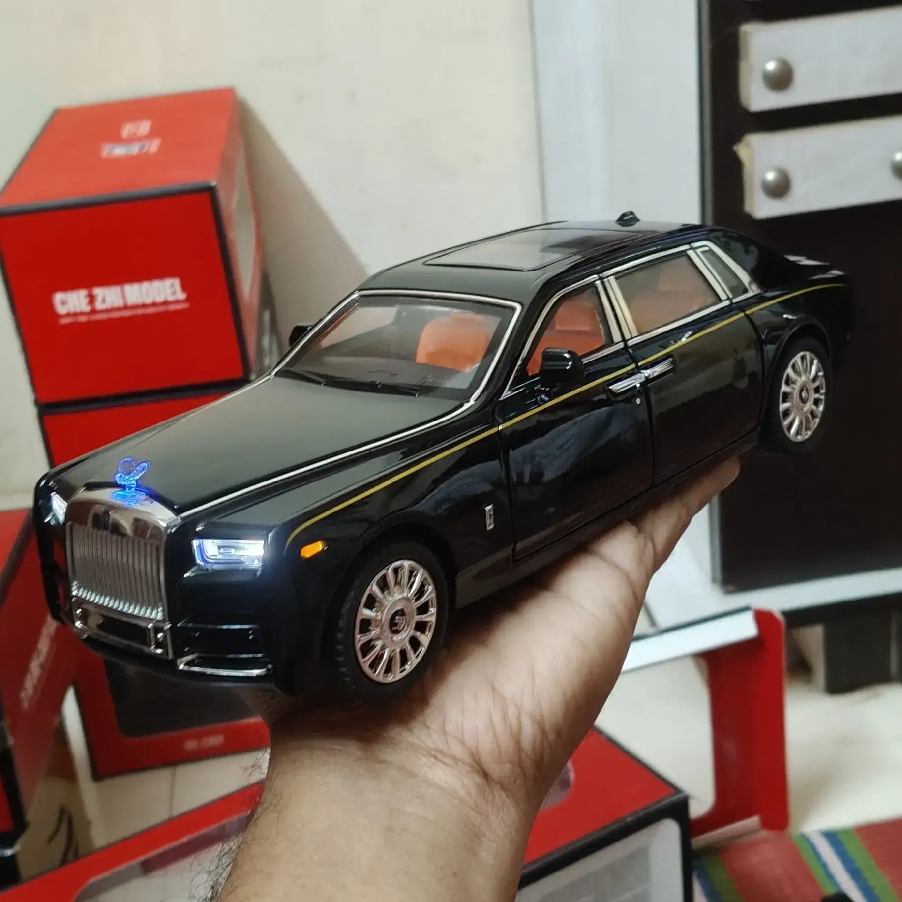 RR Phantom 1:32 Die-Cast Sports Car