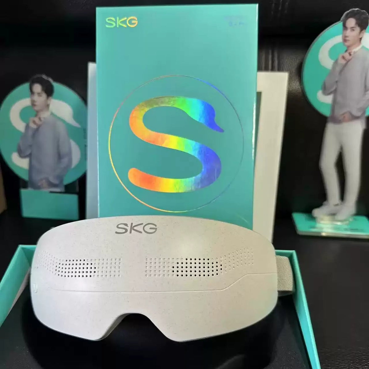 SKG E4 Pro Heated Smart Eye Massager