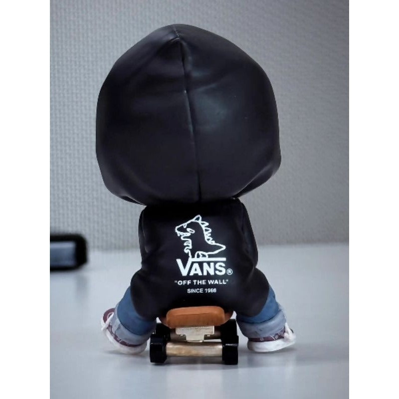 Hirono Checkerboard Streetwear Figurine (8 cm)