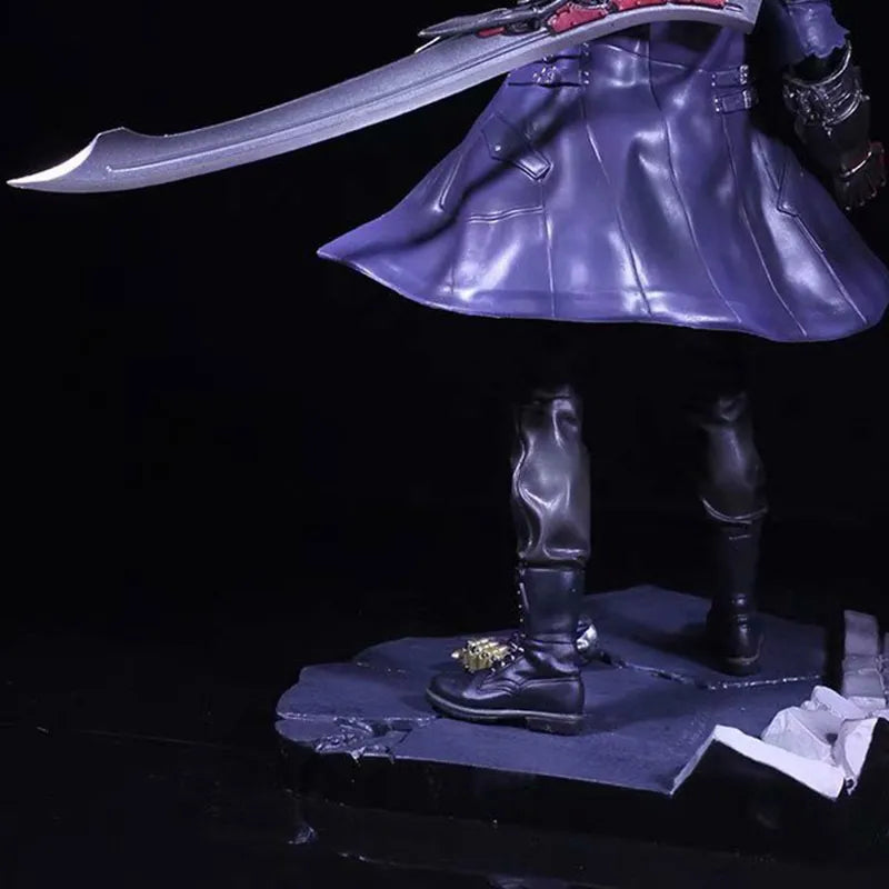 Dante & Nero Devil May Cry Statues