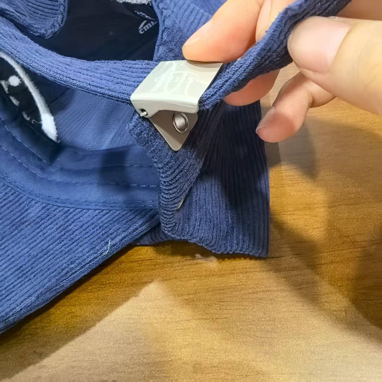 Emis Loop Corduroy Cap