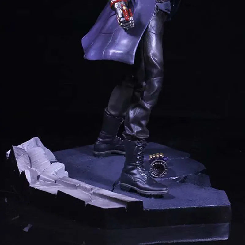 Dante & Nero Devil May Cry Statues