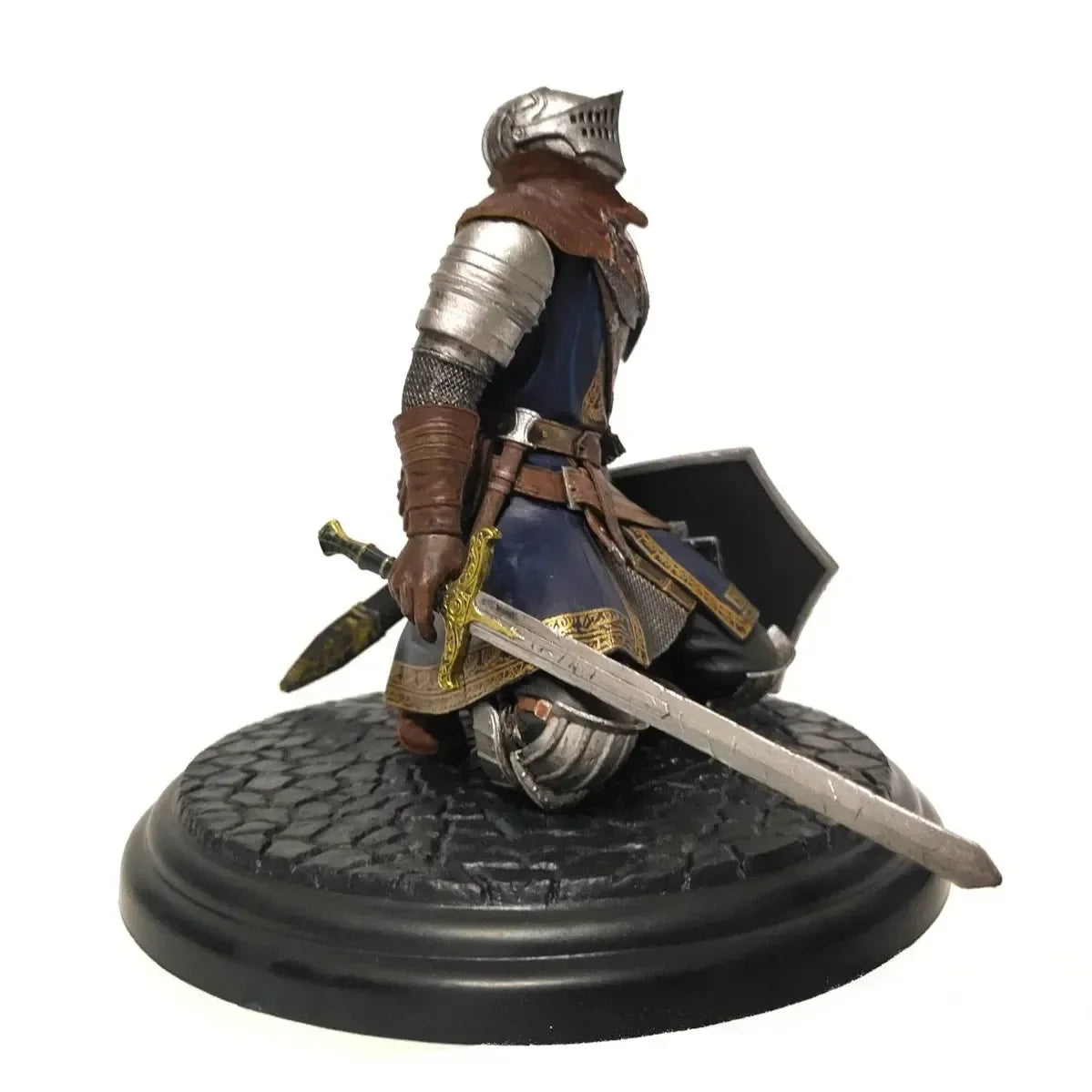 Dark Souls Oscar Knight Figurine (15 cm)