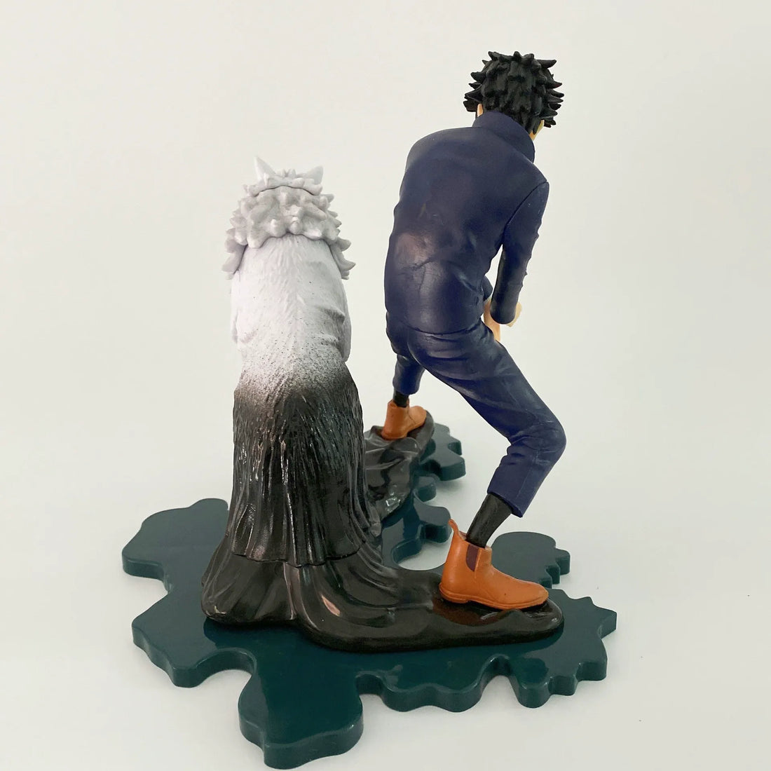 Megumi Fushiguro & Divine Dog Figure (17 cm)