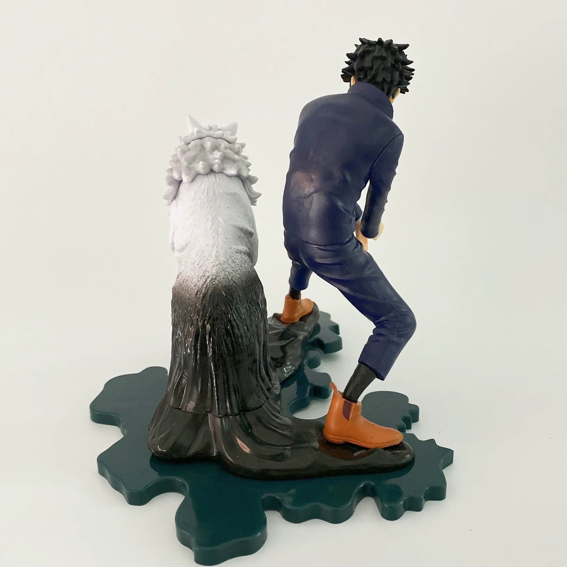 Megumi Fushiguro & Divine Dog Figure (17 cm)