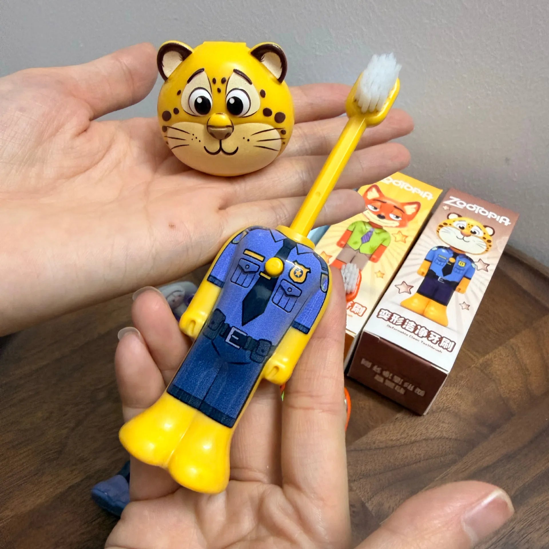 Zootopia Pop-Up Soft-Bristle Stand-Up Toothbrush