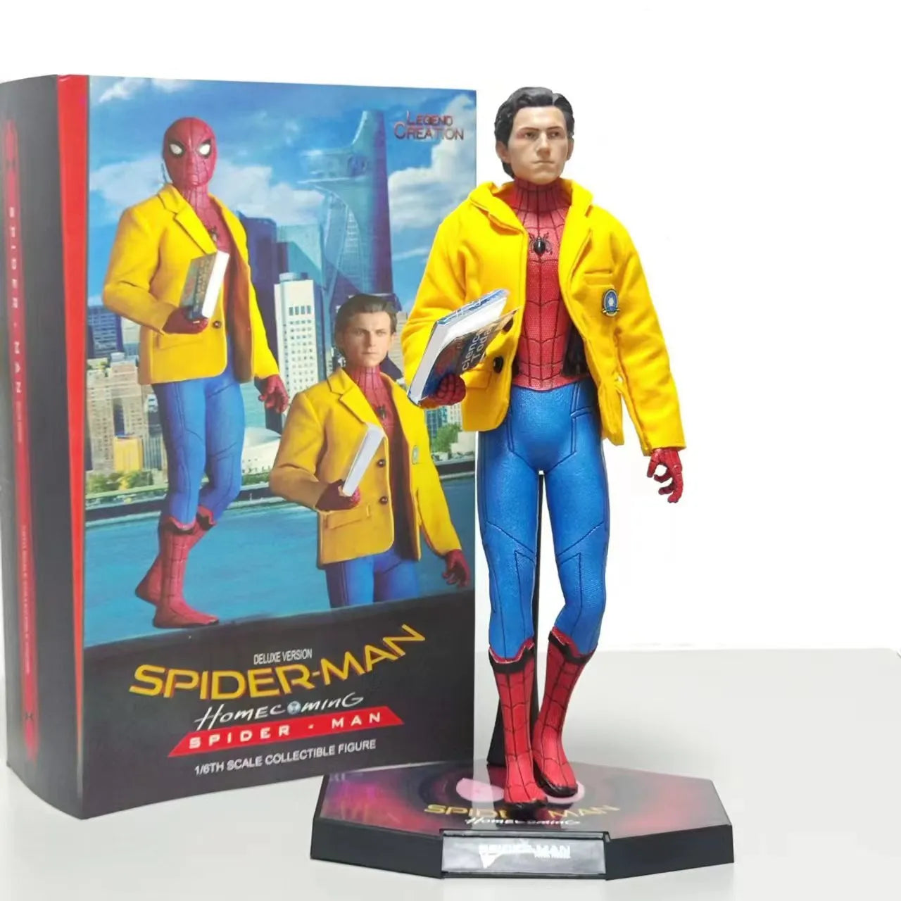Spiderman Homecoming School Jacket Deluxe Figure (18 cm)