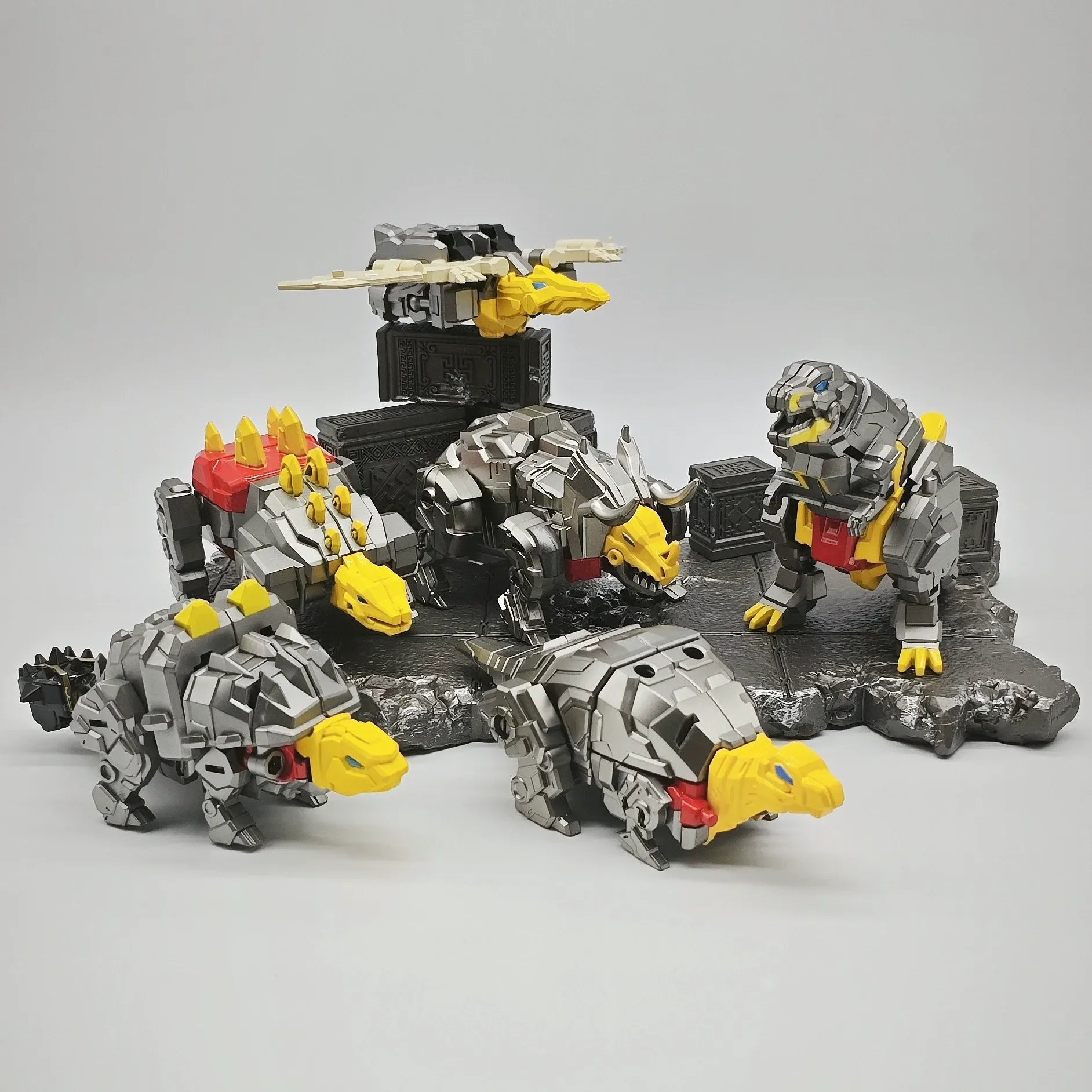 Yuanye D3005 Dinobot 6-in-1 Figure (21 cm)
