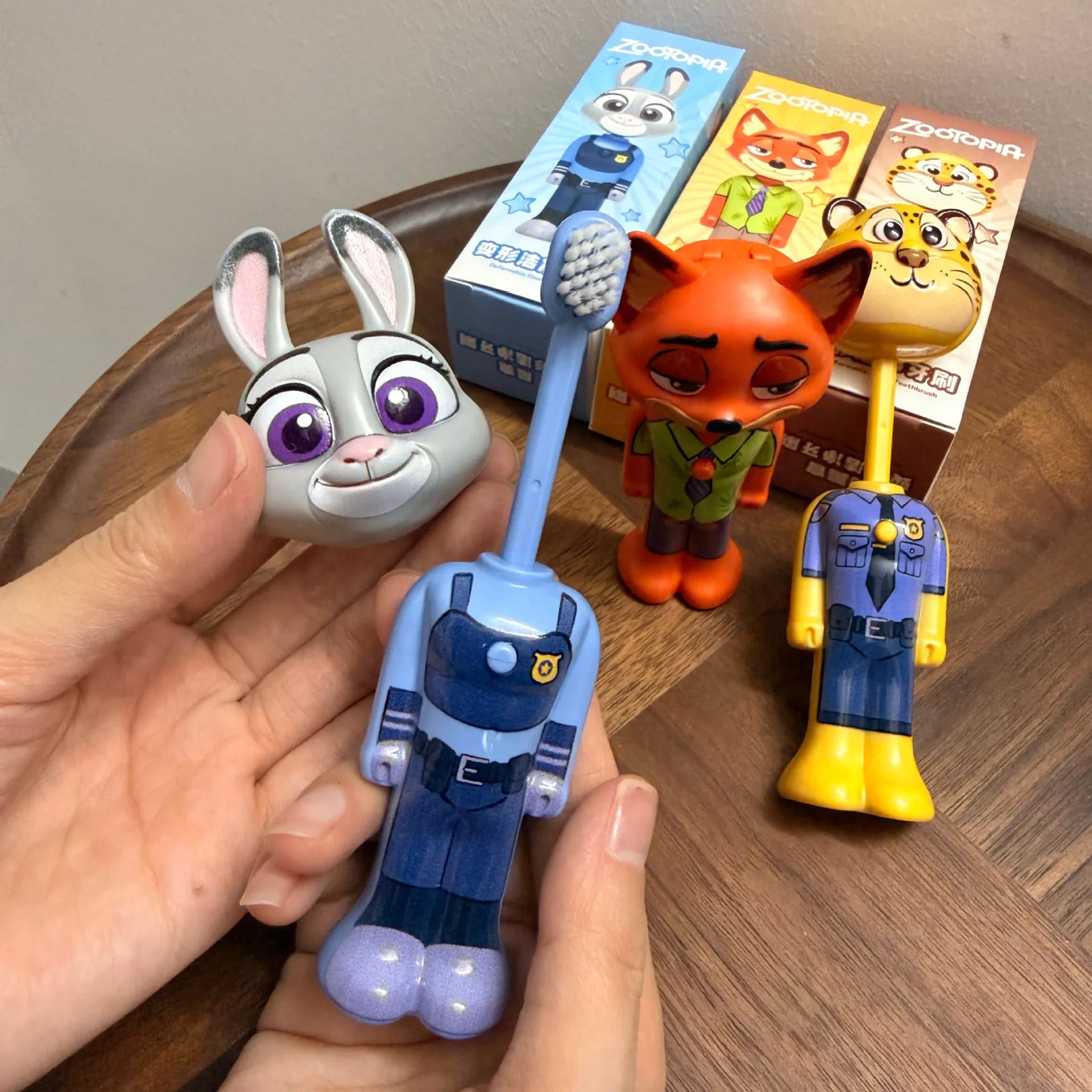 Zootopia Pop-Up Soft-Bristle Stand-Up Toothbrush