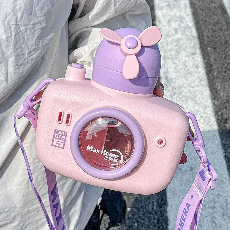 Kawaii Camera Bottle (550 ml) - Bear Hugs