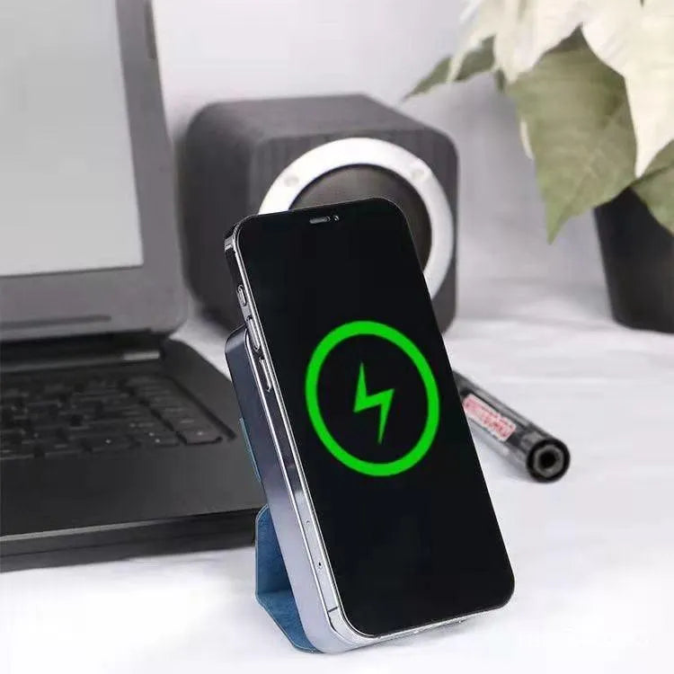 Marvel Magnetic Wireless Fast Charging Power Bank - Bear Hugs