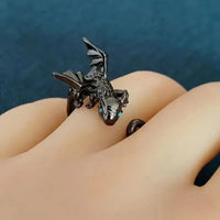 Men's Stylish Dragon Ring - Bear Hugs