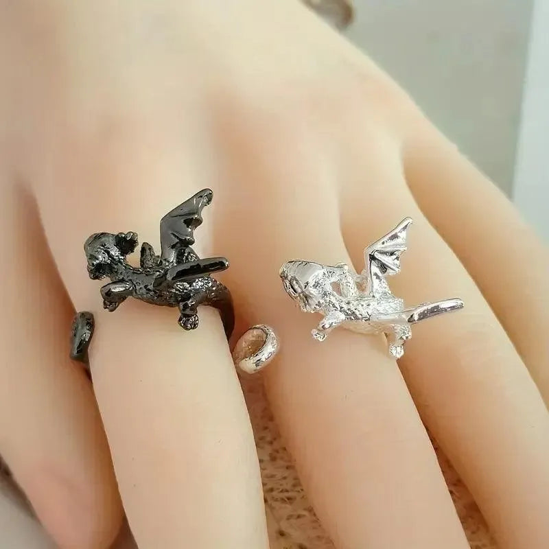 Men's Stylish Dragon Ring - Bear Hugs