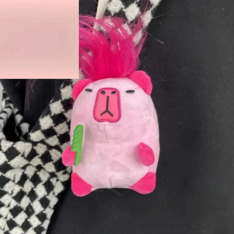 سلسلة مفاتيح من القطيفة على شكل كابي مشطوف 