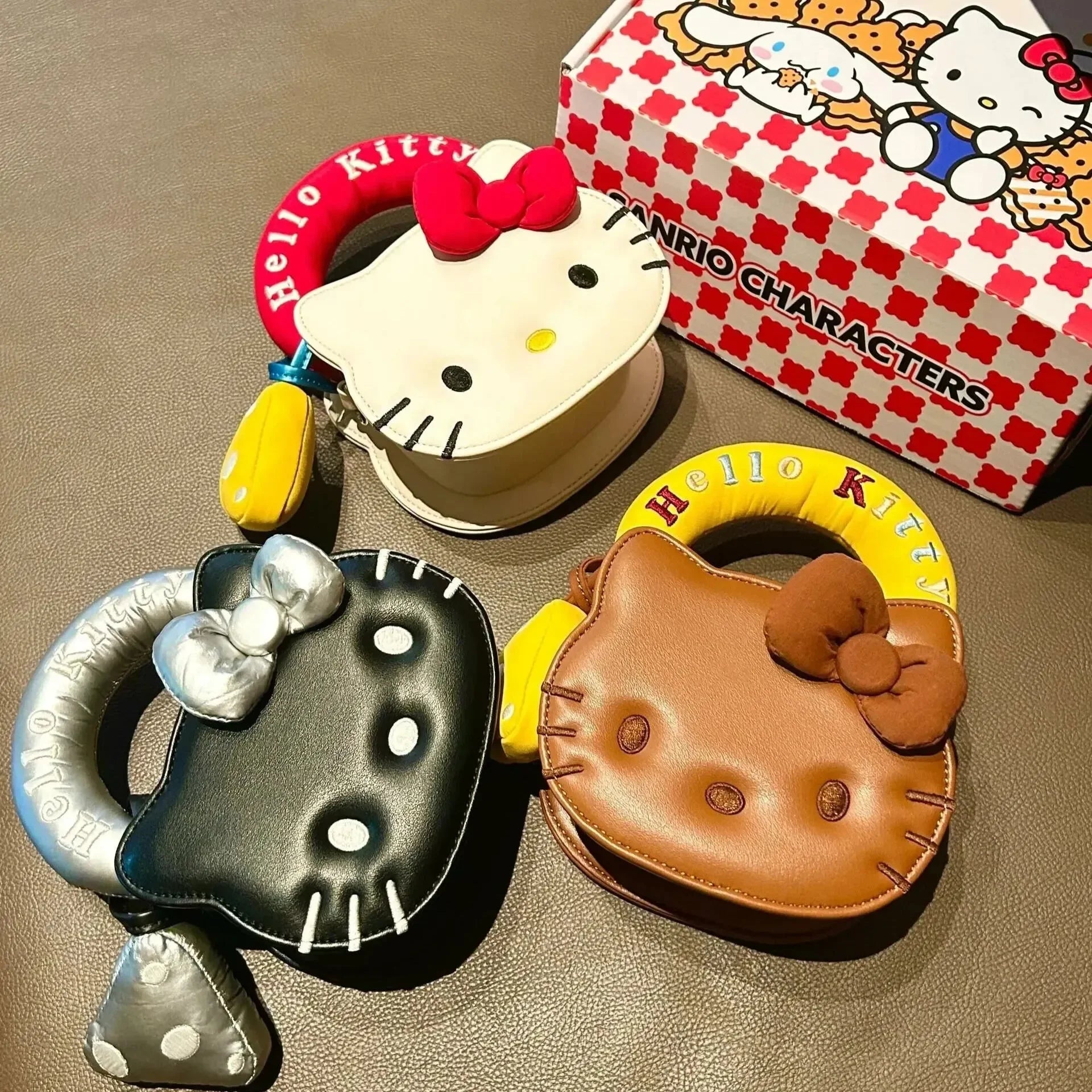 Sanliou Hello Kitty Messenger Bag