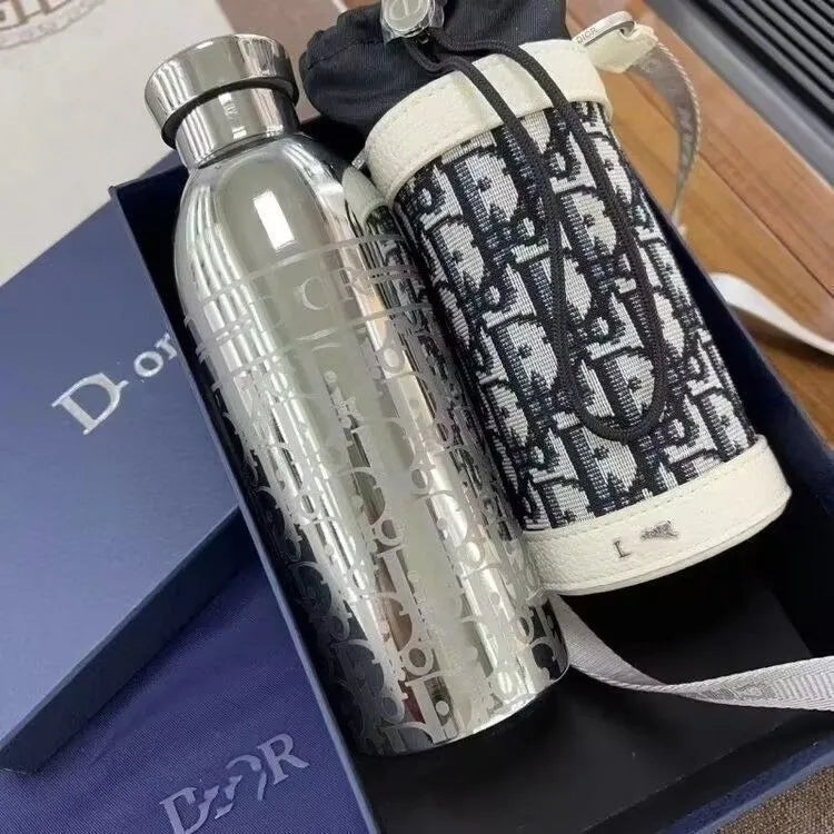 D Luxe Premium Crossbody Cover Bottle (500 ml)