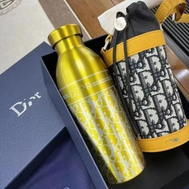 D Luxe Premium Crossbody Cover Bottle (500 ml)